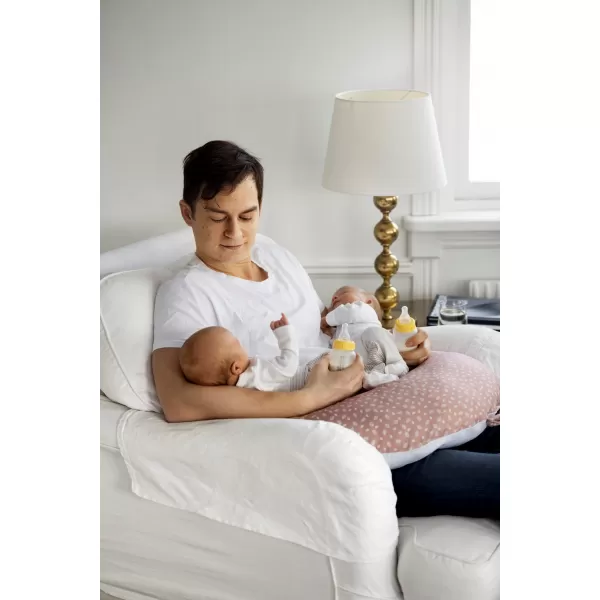 VINTER & BLOOM Nordic Leaf Kojící polštář Misty Rose