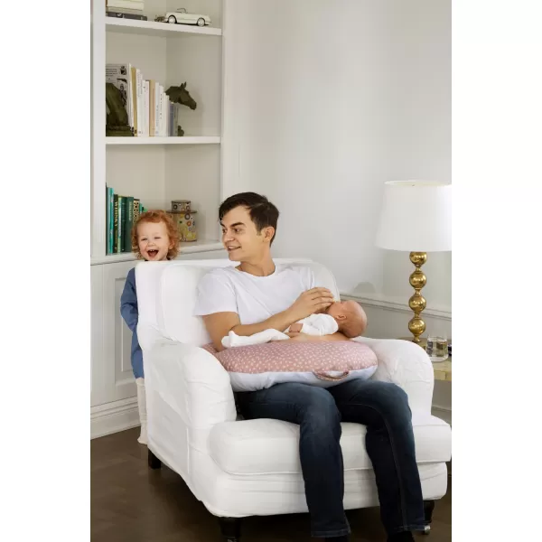 VINTER & BLOOM Nordic Leaf Kojící polštář Misty Rose