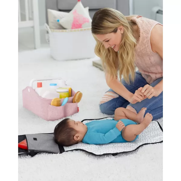 Skip Hop Organizér s osvětlením na hygienické potřeby