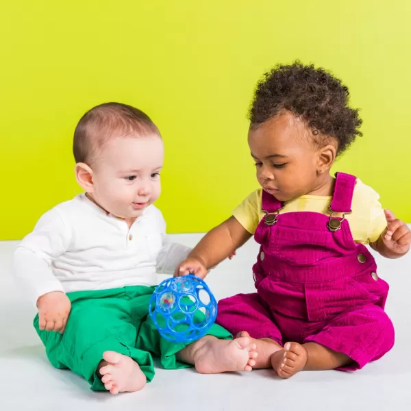 OBALL Hračka Oball RATTLE 10 cm 0m+AQUAINT 100% ekologická čisticí voda 50 ml