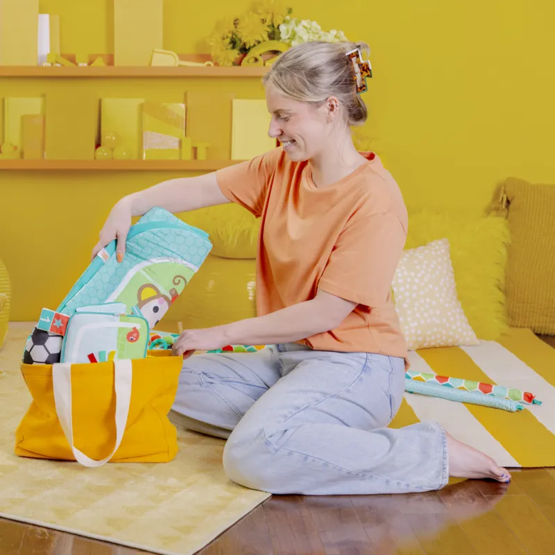BRIGHT STARTS Deka na hraní s aktivitami Oball Grip & Kick™ 0m+