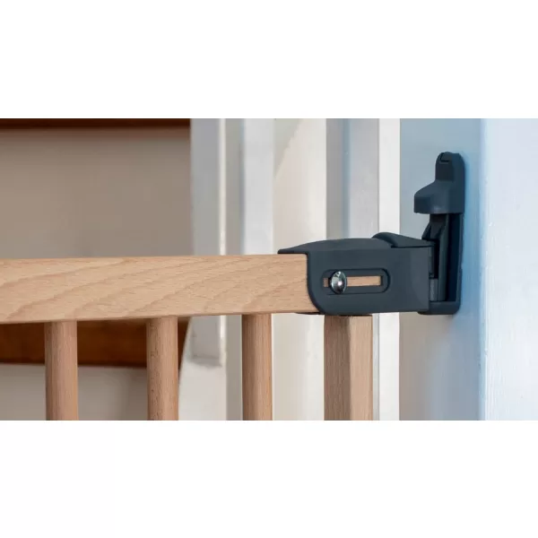 Baby Dan Vysoká zábrana Adjust Pro Stair Gate Baluster Edition wood, 74,5-114 cm, v.81cm