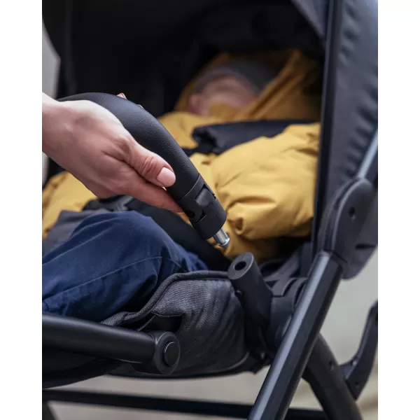 MUUVO Kočárek kombinovaný Trick set 2v1 + CYBEX Aton B2 i-Size + základna