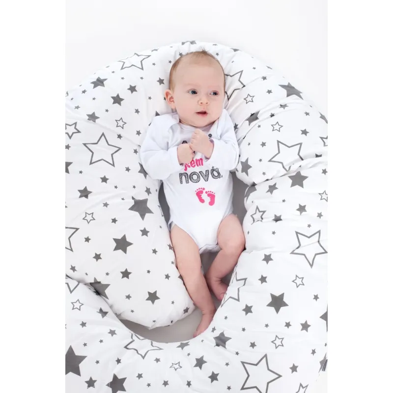 New Baby Univerzální kojící polštář ve tvaru C hvězdy šedé