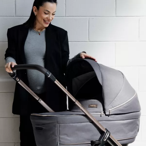 Inglesina lesklý podvozek APTICA Glam Paladio/Black