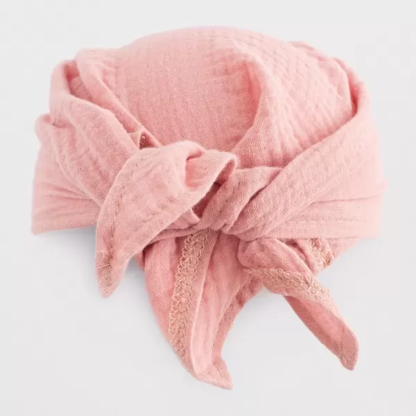 New Baby Dětský letní mušelínový šátek s kšiltem pink