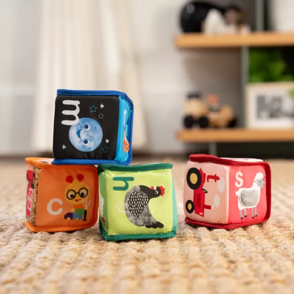 BABY EINSTEIN Hračka textilní kostky abeceda Alpha Stacks™ 4ks, 3m+