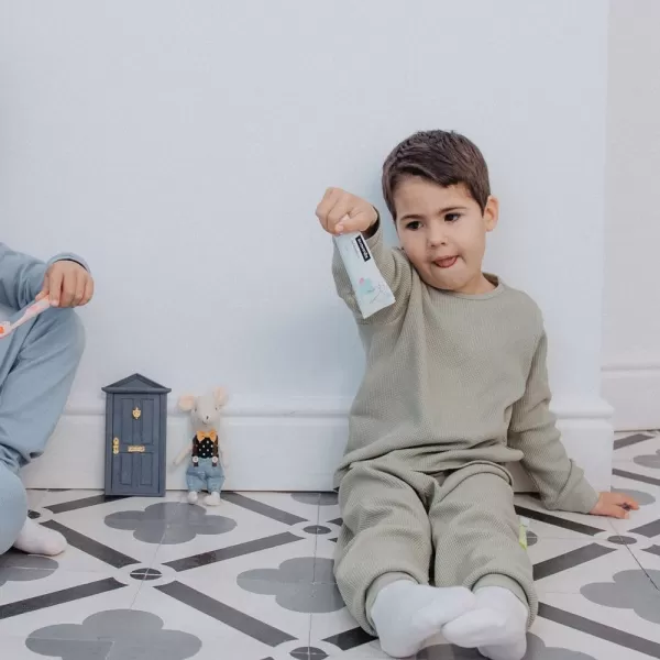 SUAVINEX Dětská zubní pasta BABY/KIDS s jahodovou příchutí - 50 ml