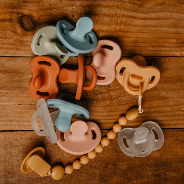 SUAVINEX KLIP na dudlík COLOUR ESSENCE