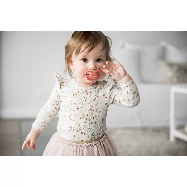 NIP FIRST moments šidítko Motýlek, silikon, v.2 / 5-18m, mix barev