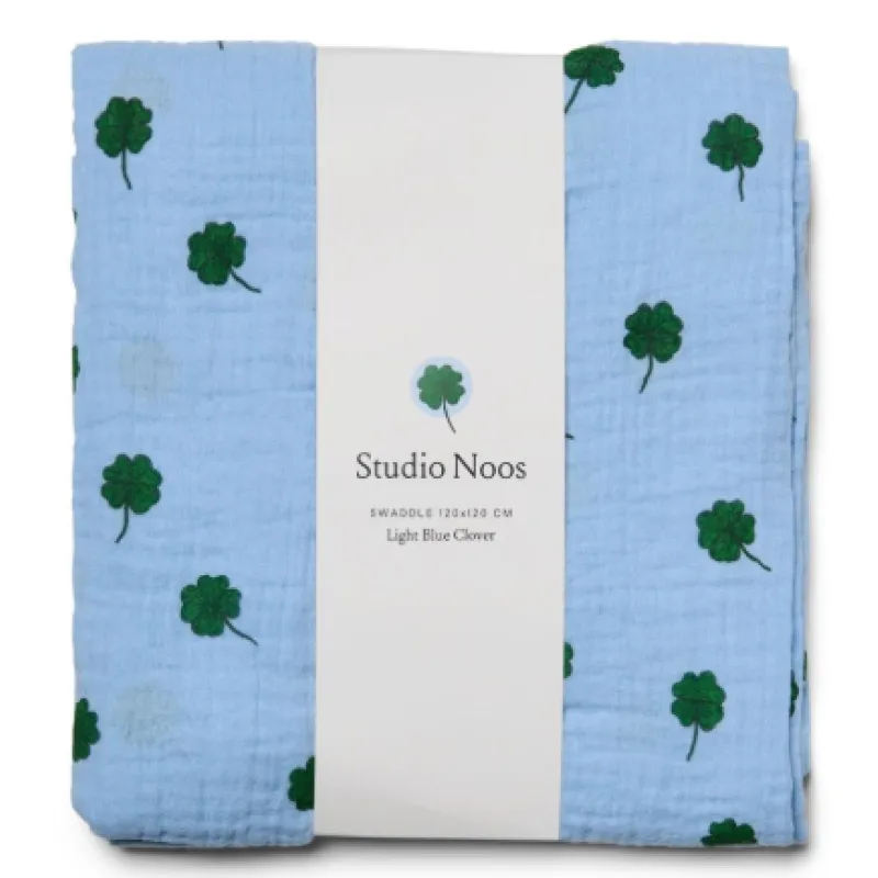 STUDIO NOOS - SWADDLE ZAVINOVAČKA Print Large | Light Blue Clover